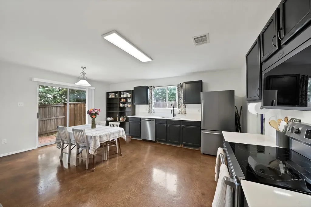 1015 Crow Court Dallas TX 75051