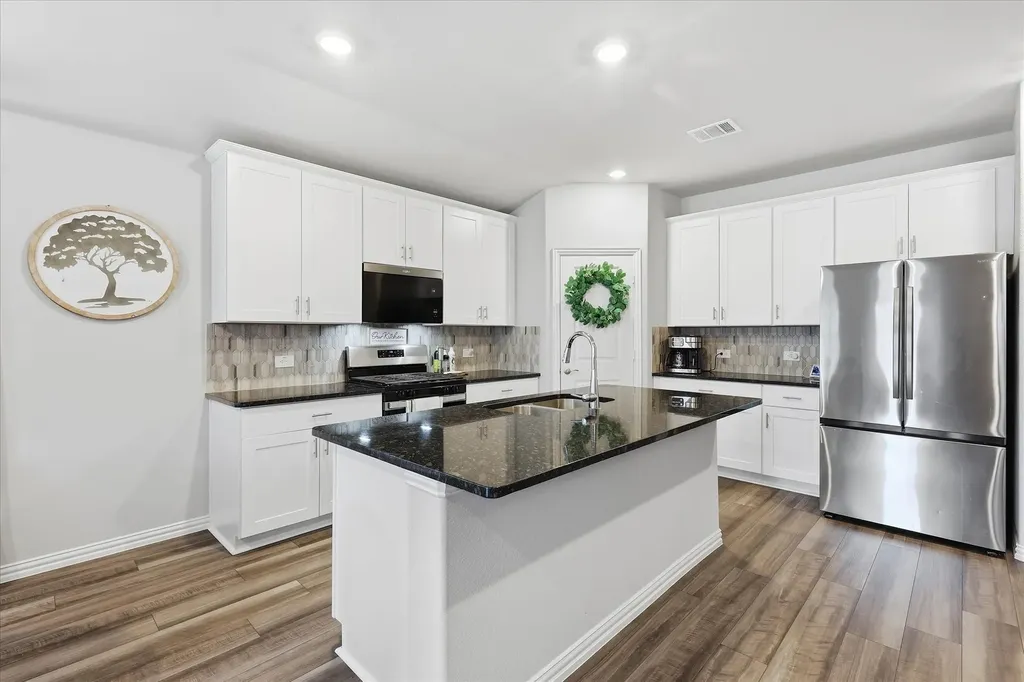 2965 Fox Trail Lane Fort Worth TX 76108