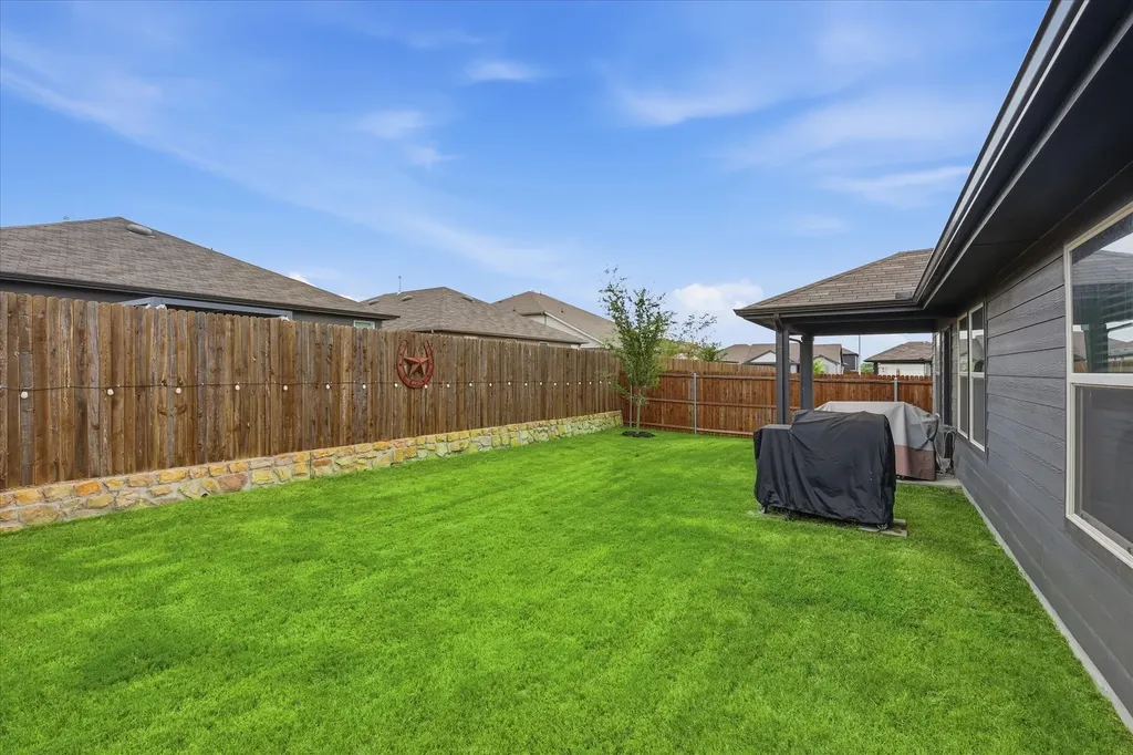 2965 Fox Trail Lane Fort Worth TX 76108