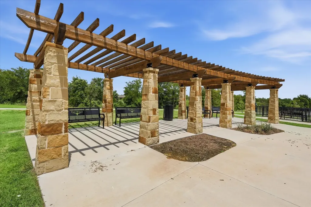 2965 Fox Trail Lane Fort Worth TX 76108