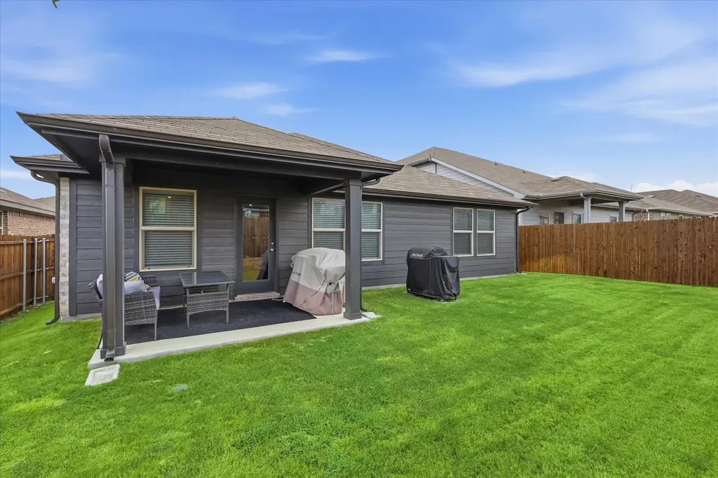 2965 Fox Trail Lane Fort Worth TX 76108