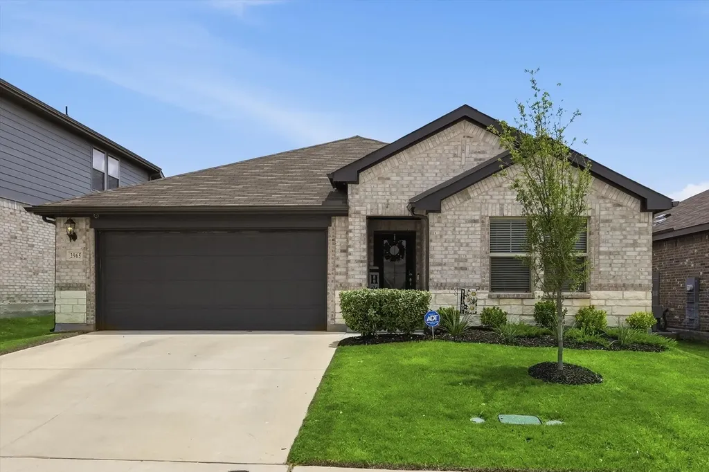 2965 Fox Trail Lane Fort Worth TX 76108