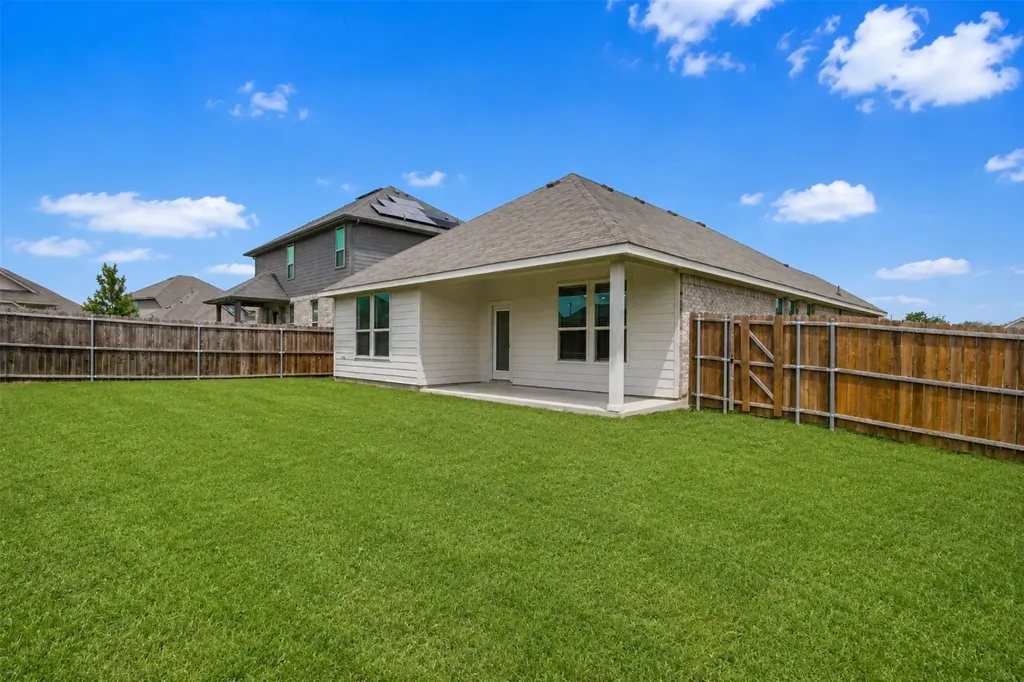 404 Vawter Drive Van Alstyne TX 75495