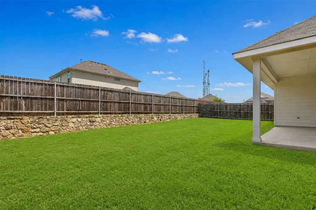 404 Vawter Drive Van Alstyne TX 75495