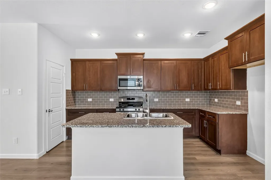 404 Vawter Drive Van Alstyne TX 75495