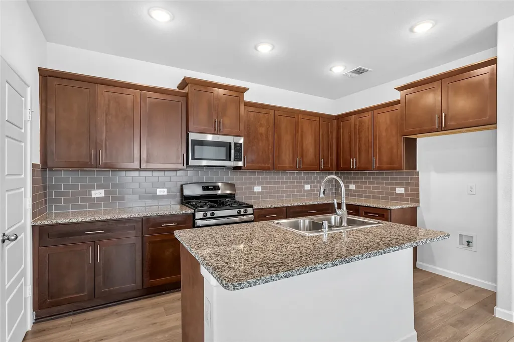 404 Vawter Drive Van Alstyne TX 75495