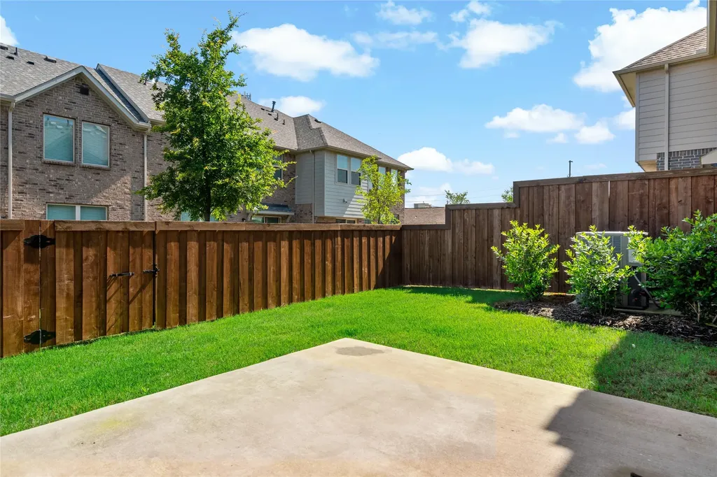 2749 Starburst Little Elm TX 75068