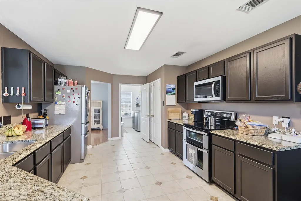 1073 Atlanta Nevada TX 75173