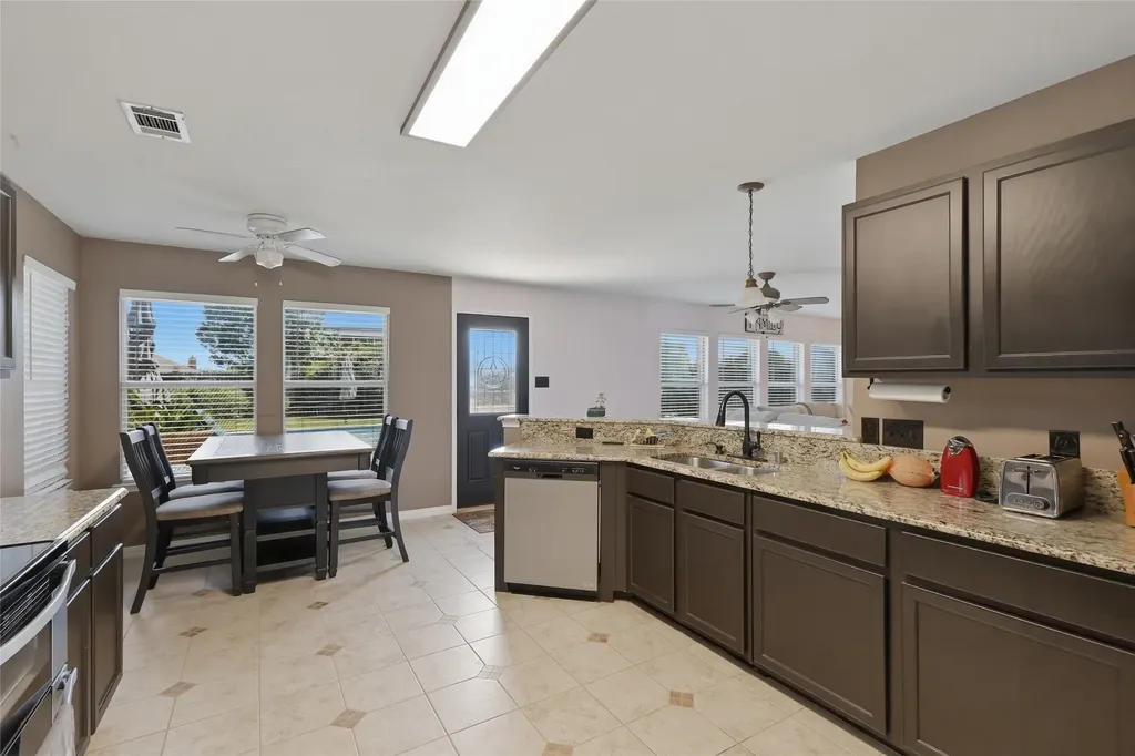 1073 Atlanta Nevada TX 75173
