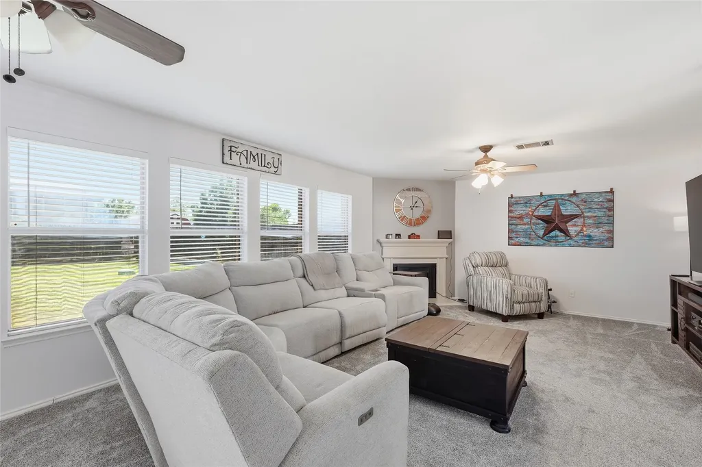 1073 Atlanta Nevada TX 75173