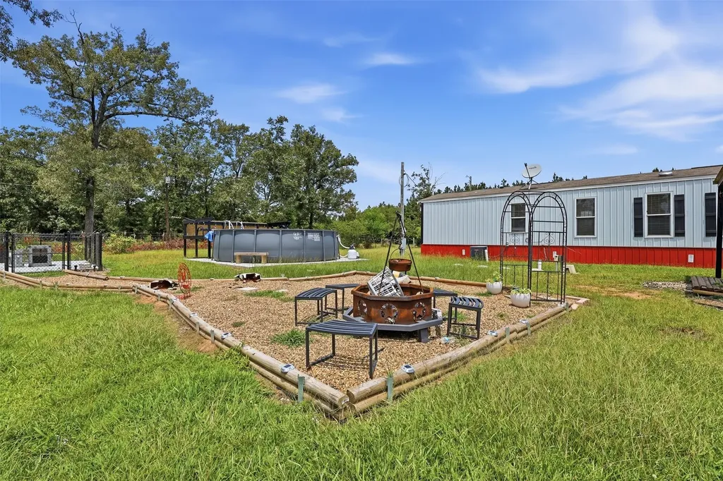 611 E Cr 4103 New Boston TX 75570