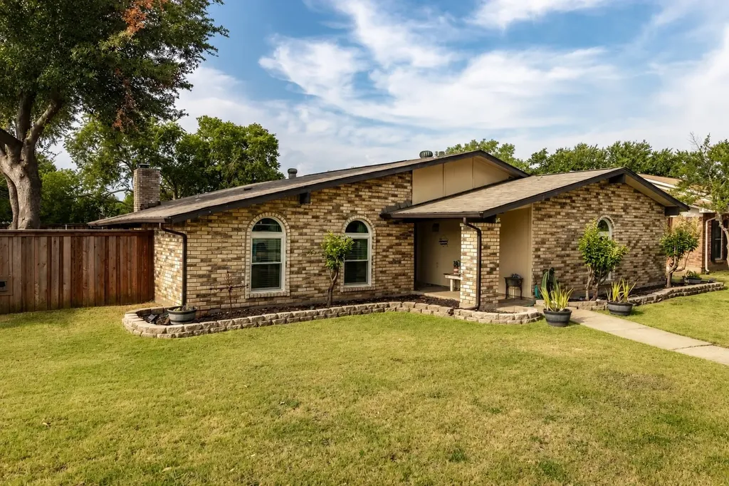 1204 Warwick Drive Mesquite TX 75150