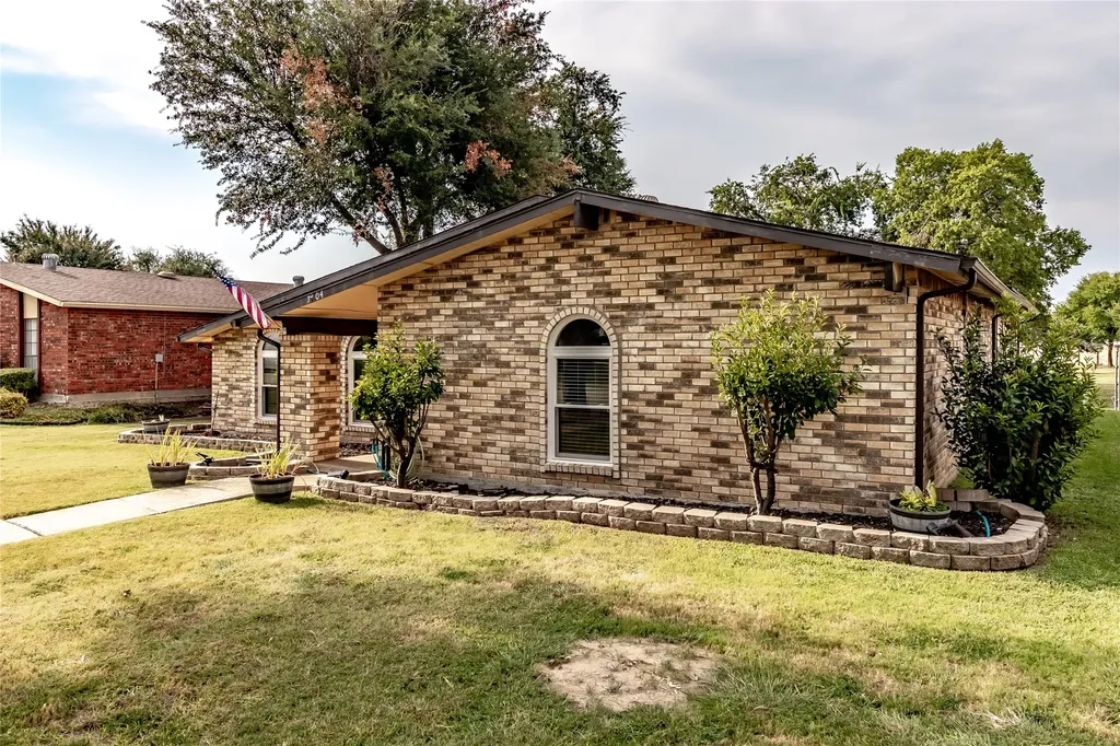 1204 Warwick Drive Mesquite TX 75150