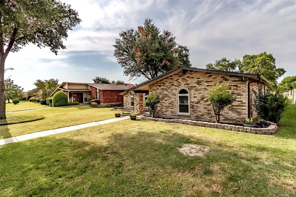 1204 Warwick Drive Mesquite TX 75150