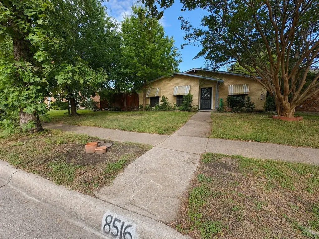 8516 Londonderry Lane Dallas TX 75228