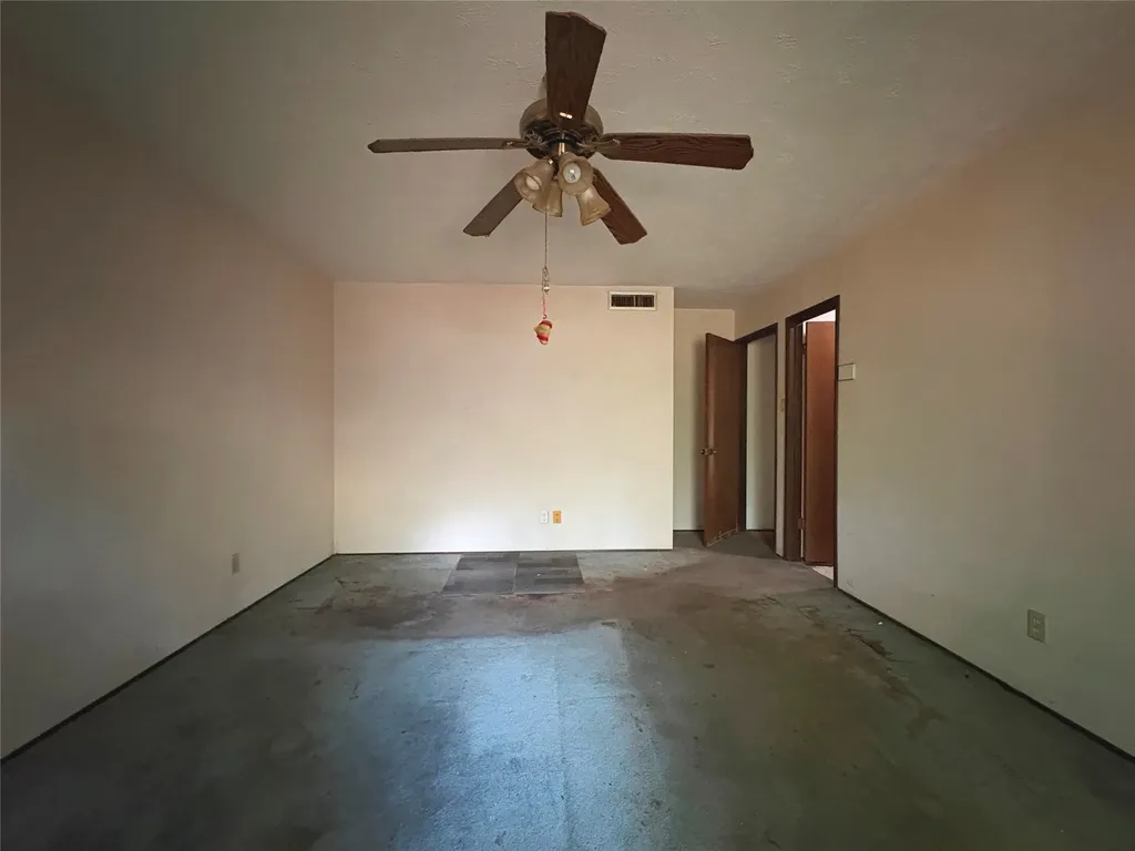 8516 Londonderry Lane Dallas TX 75228