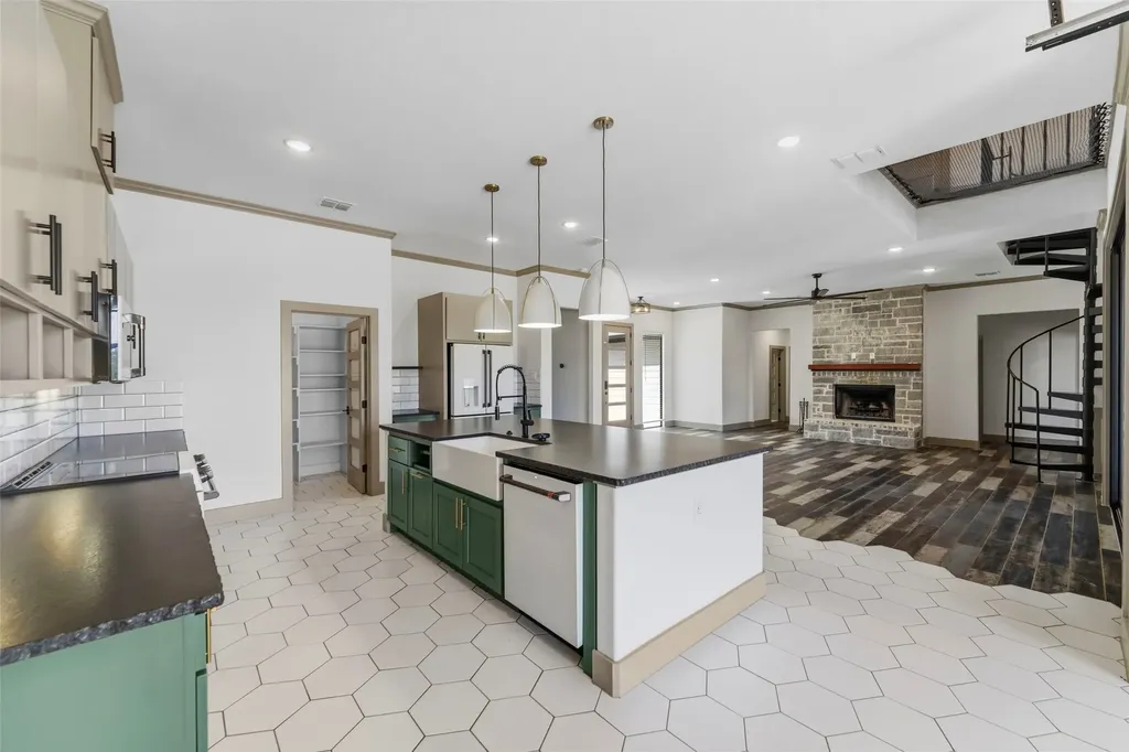 3217 Bairds Lane Burleson TX 76028