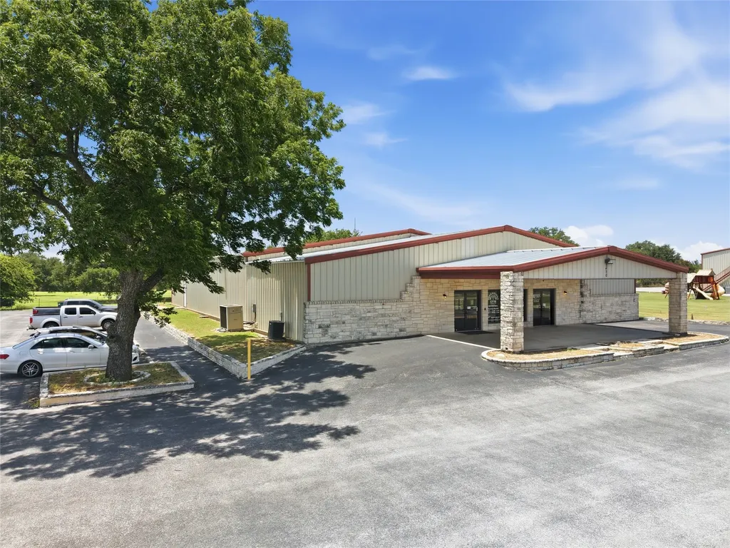 2420 Bob White Drive Granbury TX 76049