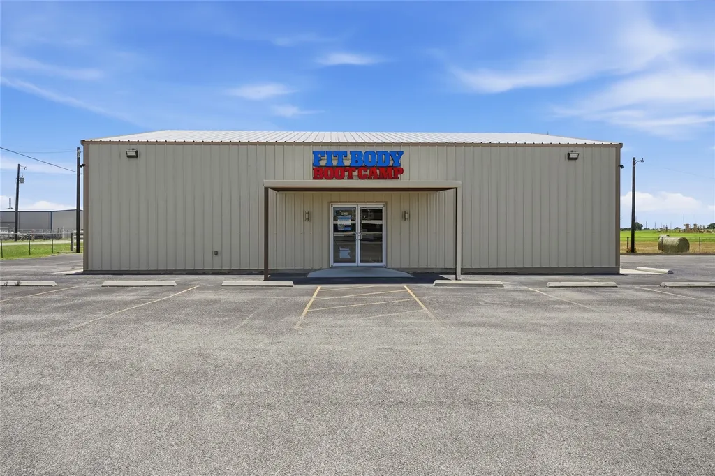 2420 Bob White Drive Granbury TX 76049