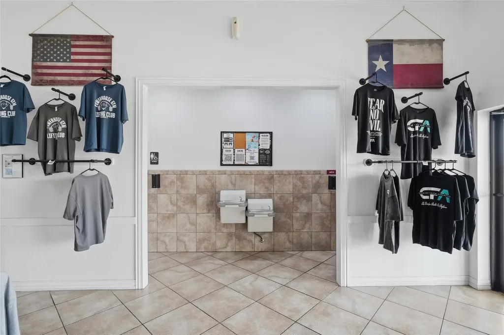 2420 Bob White Drive Granbury TX 76049