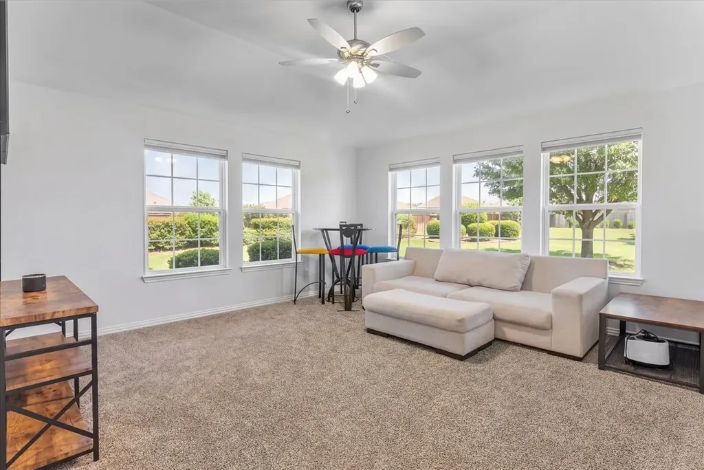 648 Sirius Lane Waxahachie TX 75165