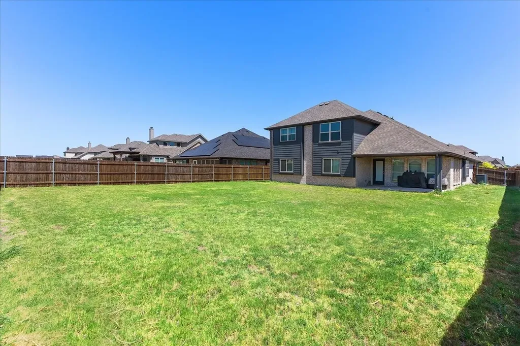 648 Sirius Lane Waxahachie TX 75165