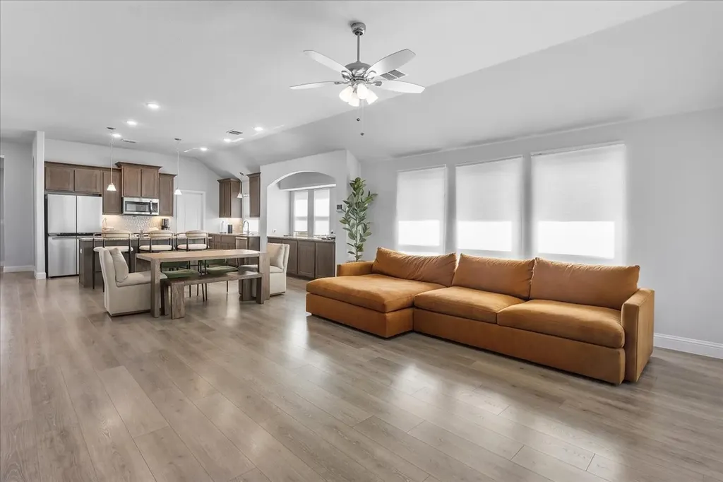 648 Sirius Lane Waxahachie TX 75165