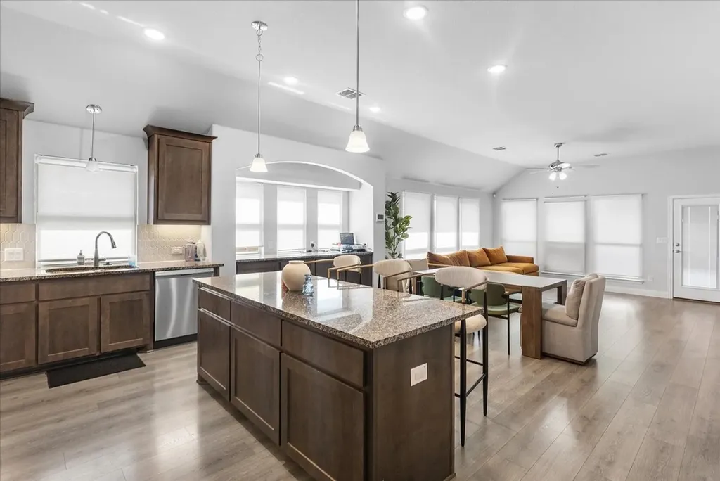 648 Sirius Lane Waxahachie TX 75165