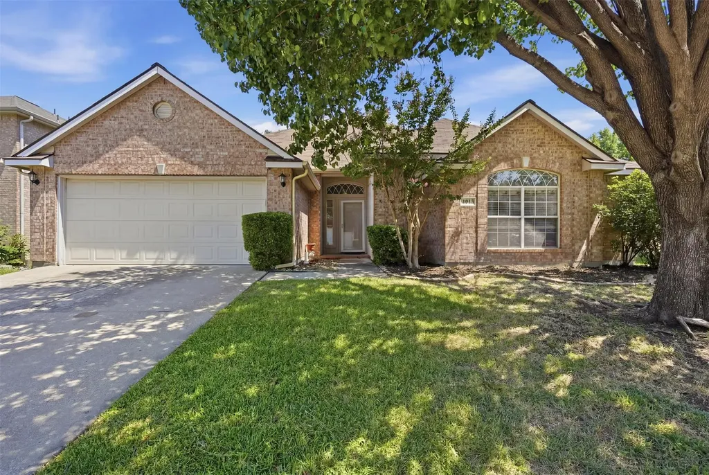 4013 Azalea Drive Haltom City TX 76137