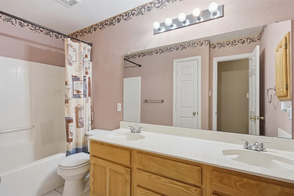 4013 Azalea Drive Haltom City TX 76137