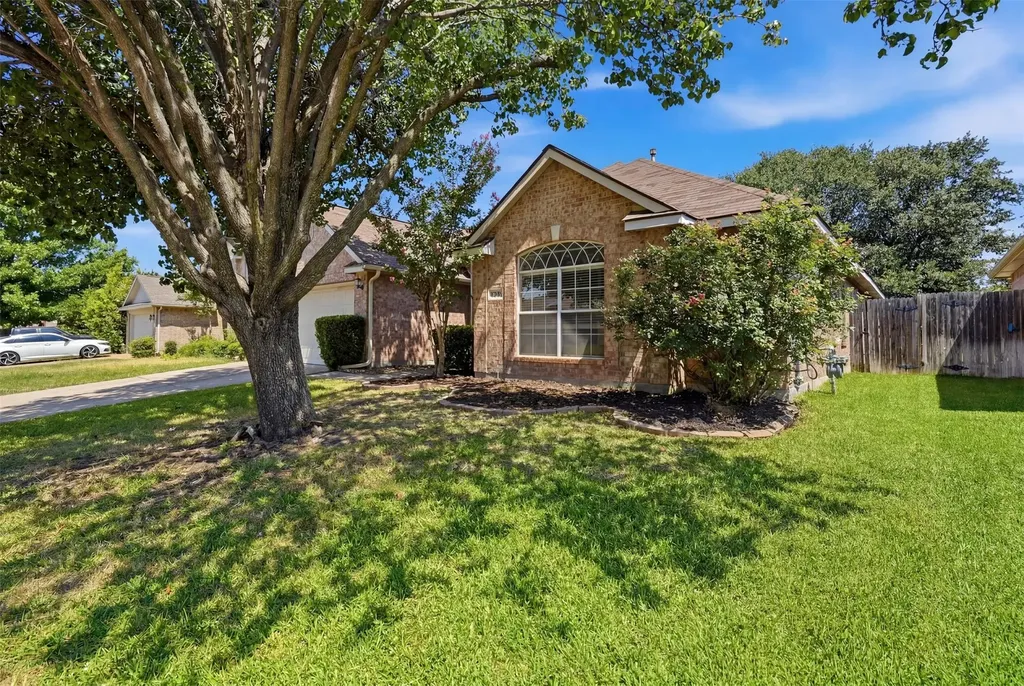 4013 Azalea Drive Haltom City TX 76137