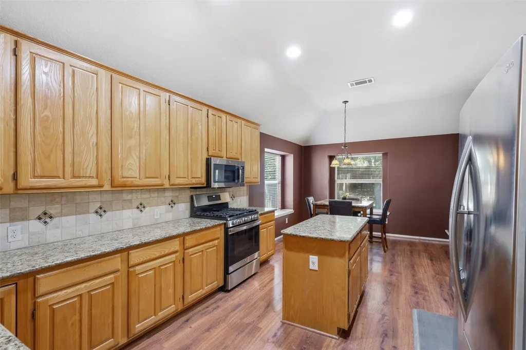 4013 Azalea Drive Haltom City TX 76137