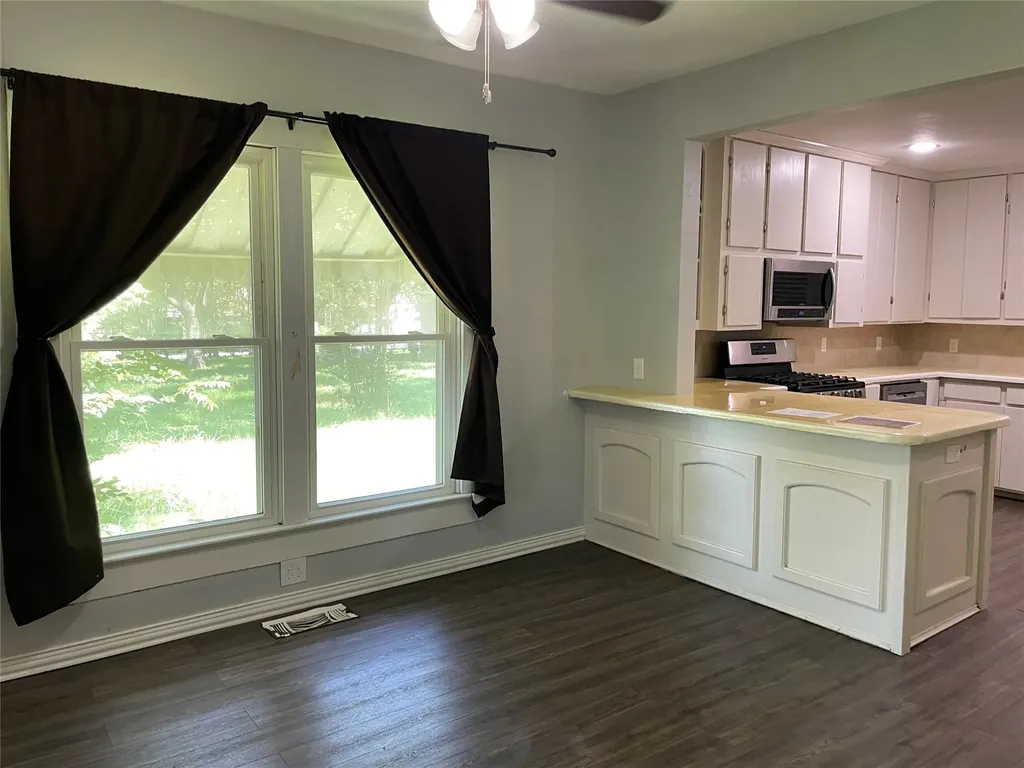 1115 W Lamar Street Sherman TX 75092