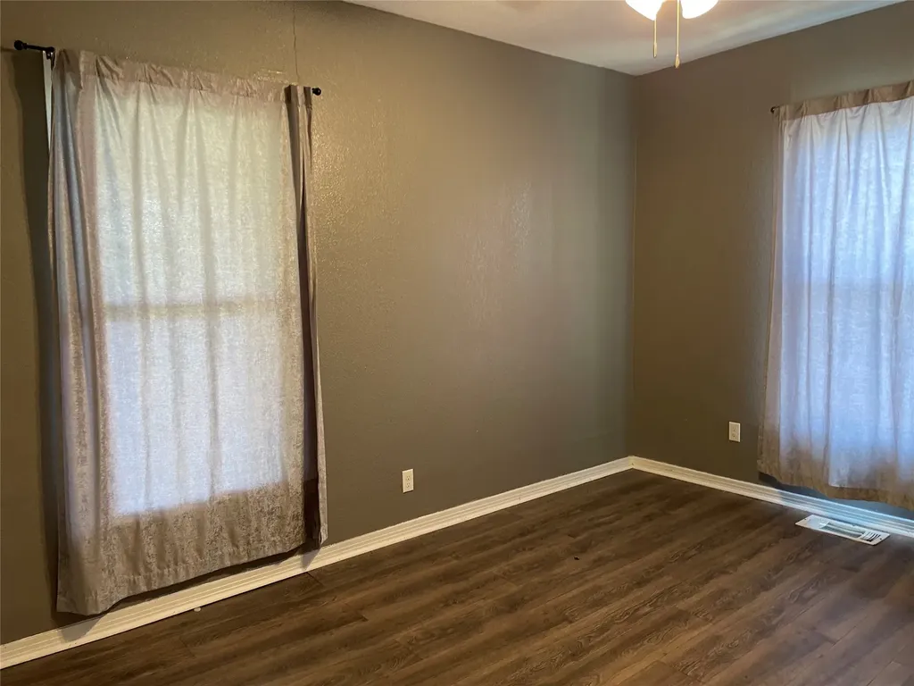 1115 W Lamar Street Sherman TX 75092