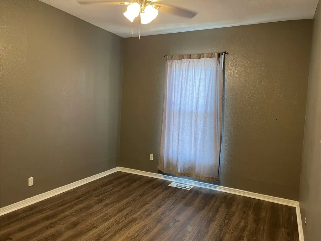 1115 W Lamar Street Sherman TX 75092