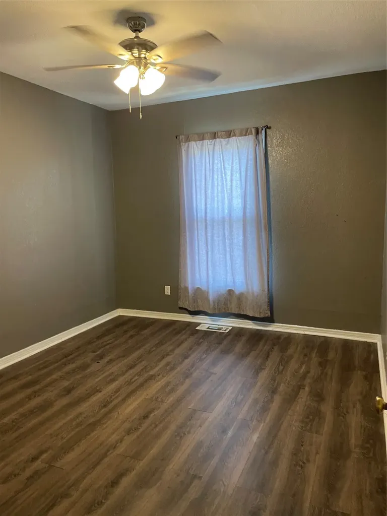1115 W Lamar Street Sherman TX 75092