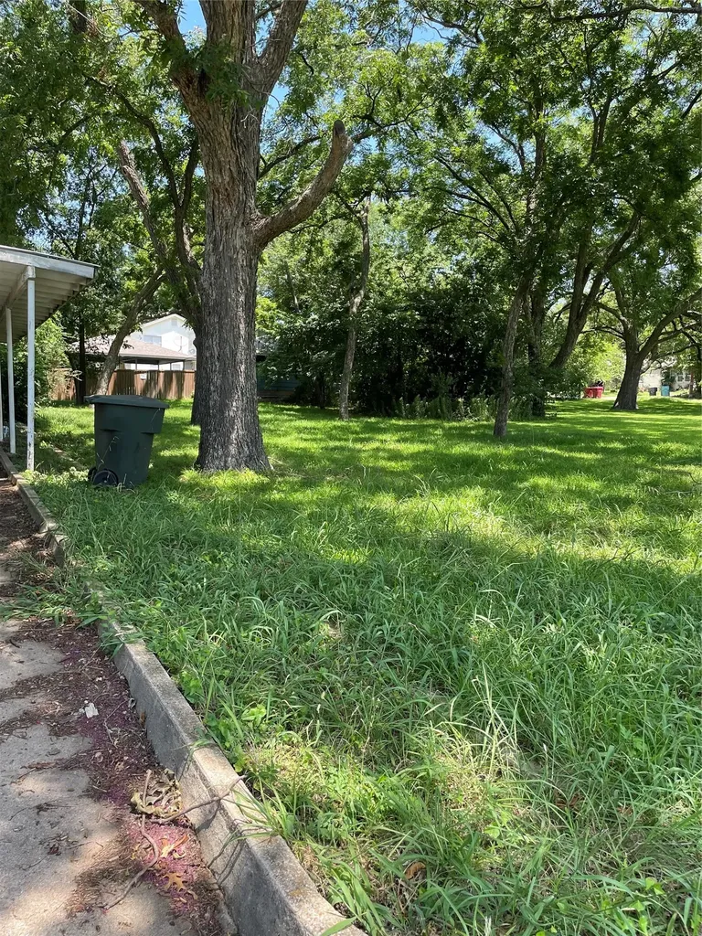 1115 W Lamar Street Sherman TX 75092