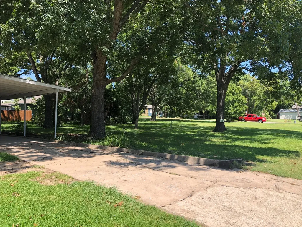 1115 W Lamar Street Sherman TX 75092