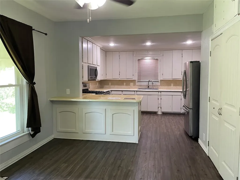1115 W Lamar Street Sherman TX 75092