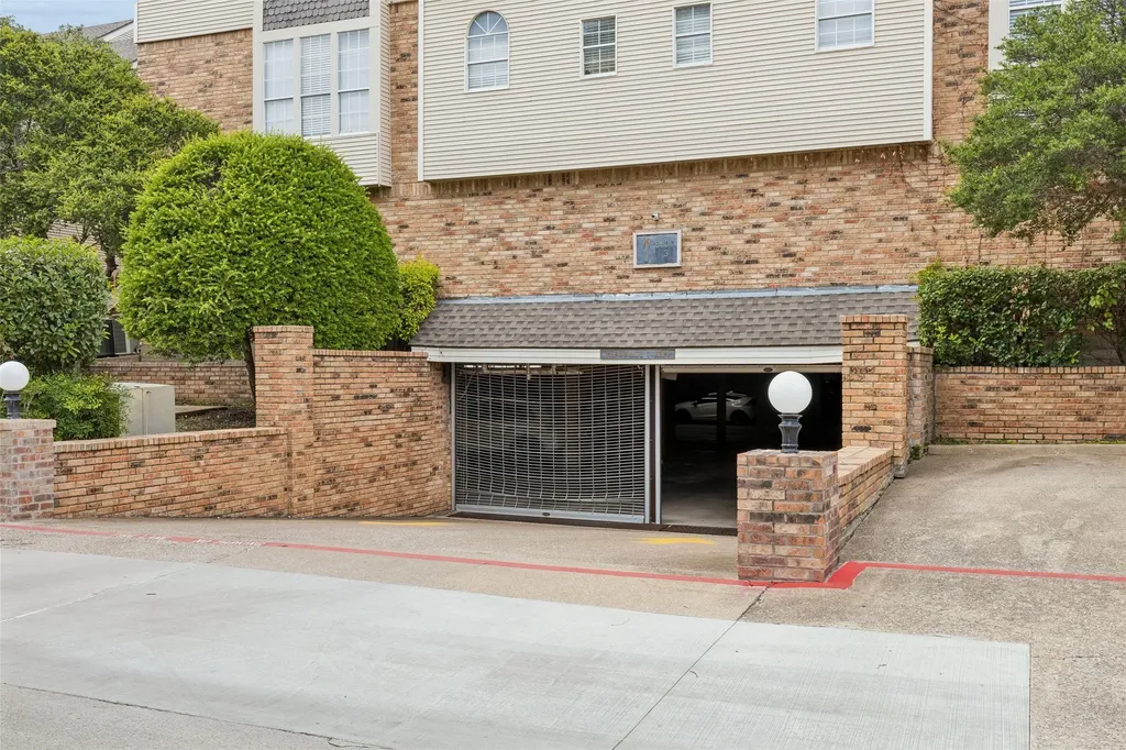5325 Bent Tree Forest Drive Dallas TX 75248