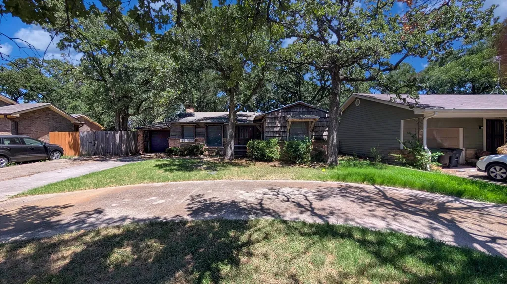 2325 Yeager Street Fort Worth TX 76112