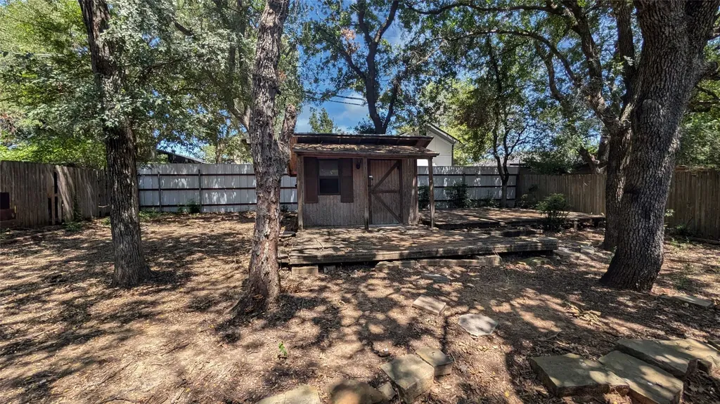 2325 Yeager Street Fort Worth TX 76112