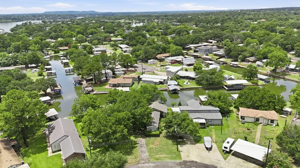 4417 Wildwood Circle Granbury TX 76049