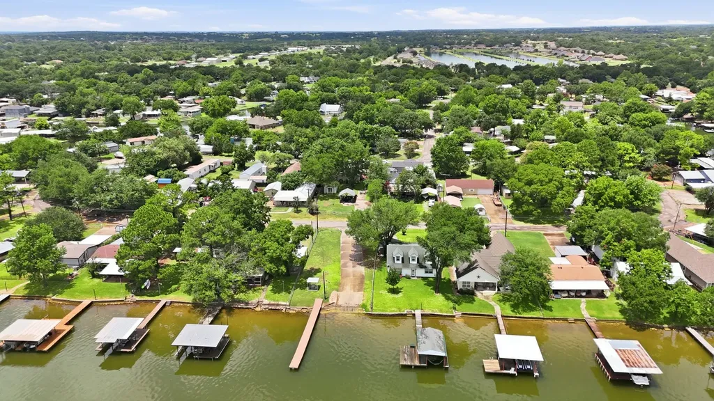 4417 Wildwood Circle Granbury TX 76049