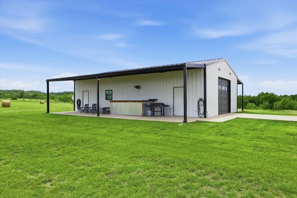 10061 Fm 66 Grandview TX 76050