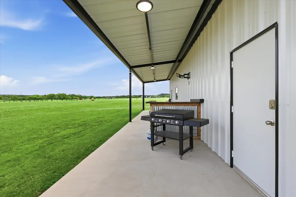 10061 Fm 66 Grandview TX 76050