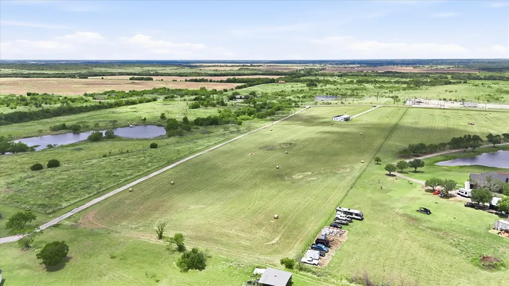 10061 Fm 66 Grandview TX 76050