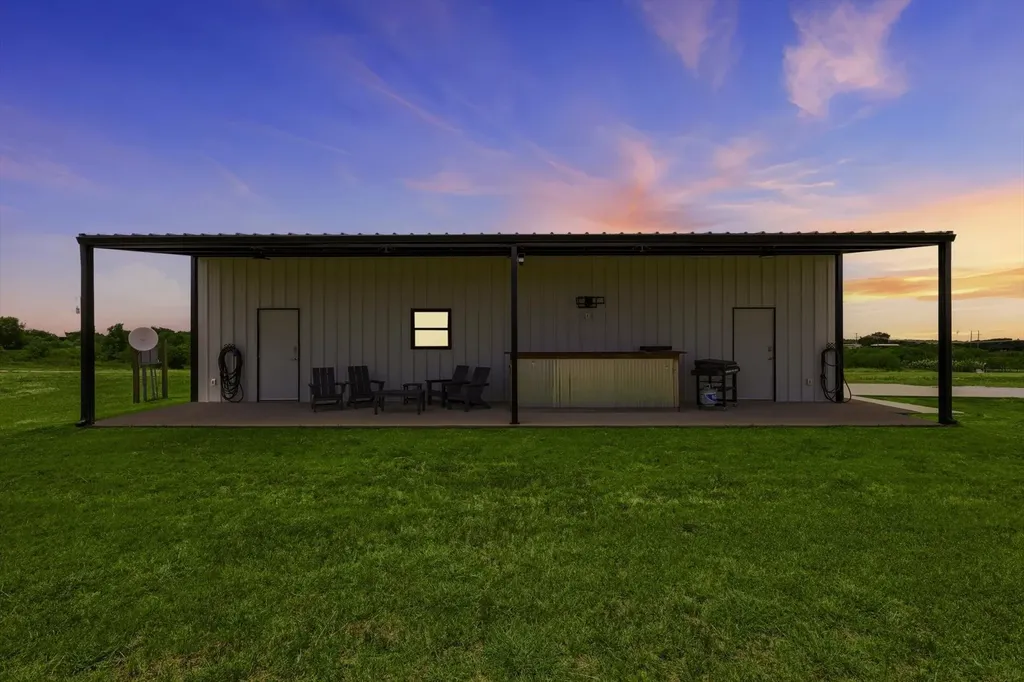 10061 Fm 66 Grandview TX 76050