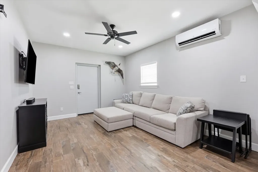 10061 Fm 66 Grandview TX 76050
