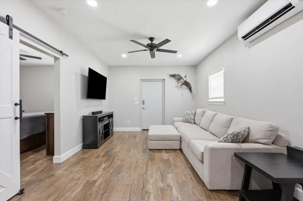 10061 Fm 66 Grandview TX 76050